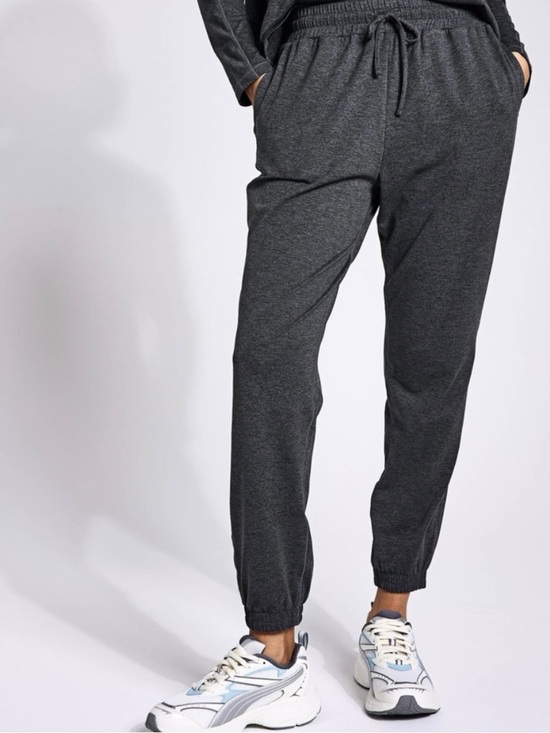 girlfriend collective Other - Girlfriend Collective Reset Jogger size Medium in Moon Heather